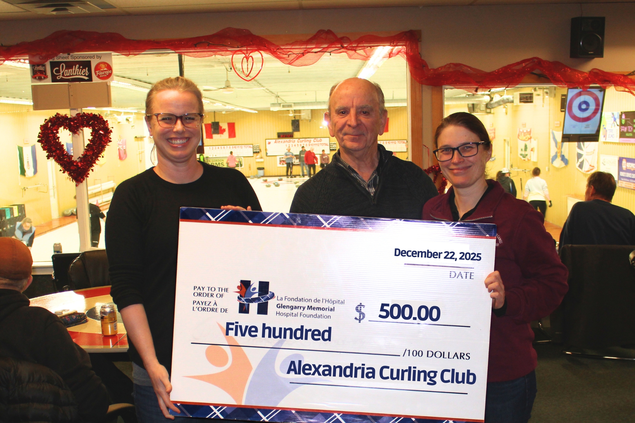 Le Alexandria Curling Club remet 500 $ pour appuyer les soins de sant&eacute; locaux